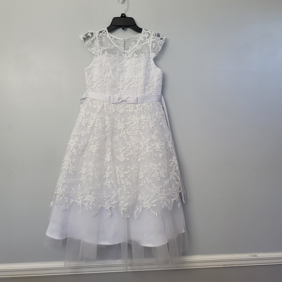 Us Angels Big Girls 6-14 Cap-Sleeve Lace Beaded Mesh Communion Dress - Picture 3 of 8